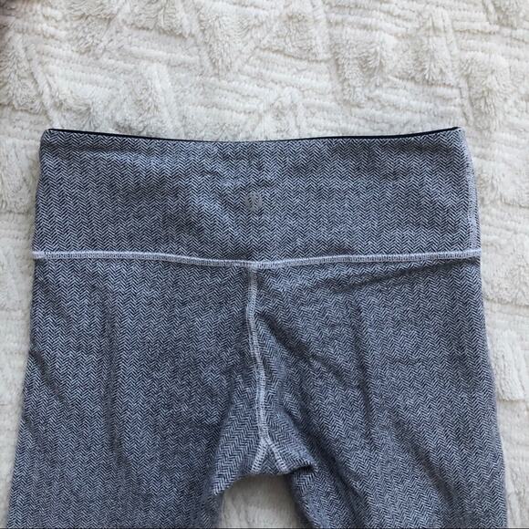 Lululemon Wunder Under Crop Leggings in Herringbone White Black - Picture 7 of 8
